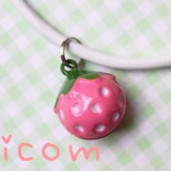 Picom 粉色草莓鈴鐺吊飾 第4張的照片