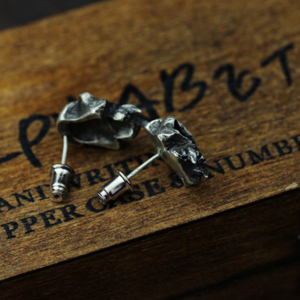 925スターリングシルバースカルピアス