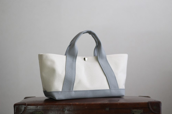 light gray -yokotote- 1枚目の画像