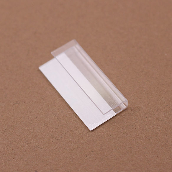 【30個】元祖！日本製　アクセサリー台紙専用 強粘着プラスチックフック ３㎜  A001 1枚目の画像