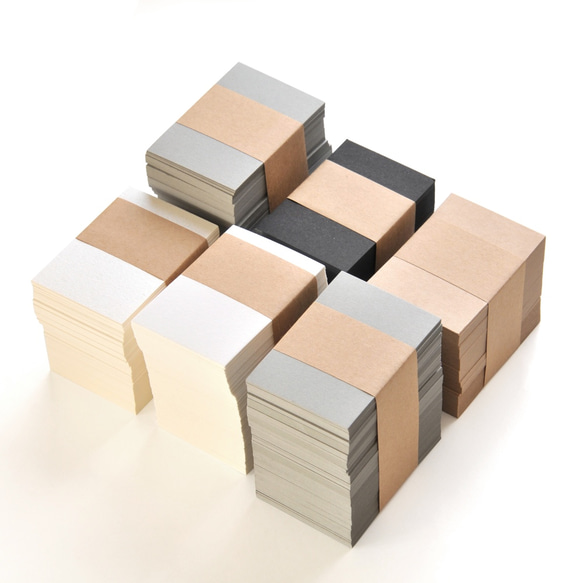 台紙と同じ紙のカード 無地 100枚　47×67mm（パール・マット・クラフト・グレー・ブラック）名刺 1枚目の画像