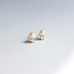 [K14GF] 白色珍珠和氧化鋯耳環 第2張的照片
