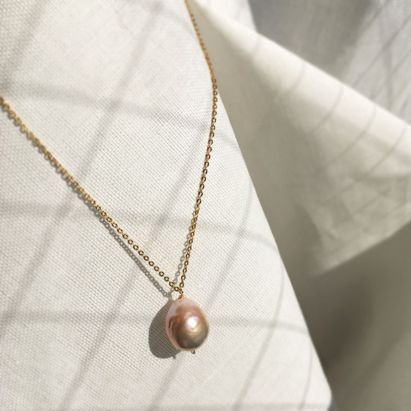 [K14GF] 金屬粉色巴洛克珍珠項鍊 第3張的照片
