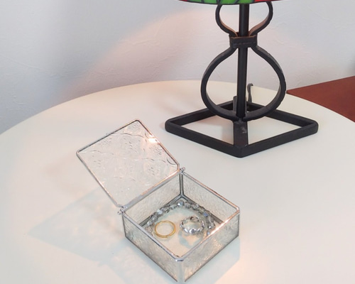 ステンドグラス 蓋つき小物入れ② アクセサリーボックス gm-078