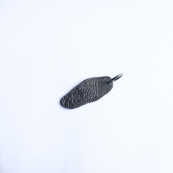 ニシキヘビのストラップ(銀) 1枚目の画像