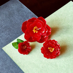紅椿のイヤリング（中と小） 2枚目の画像