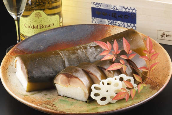 お勧めギフト　宮城県・石巻産「金華鯖」の１ｋｇ以上の一汐鯖を京料理の伝統の技で仕上た『黄金の鯖寿司』を桐箱でお届け 3枚目の画像