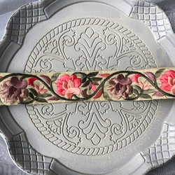 【50cm】4cm幅 インド 刺繍リボン トリム チロリアンテープ  ハンドメイド素材 花柄 ピンク ベージュ 1枚目の画像