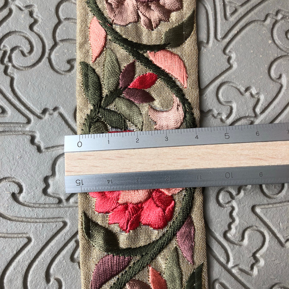 【50cm】4cm幅 インド 刺繍リボン トリム チロリアンテープ  ハンドメイド素材 花柄 ピンク ベージュ 3枚目の画像