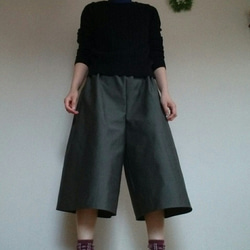 ガウチョパンツカーキ色綿麻混スカートの風合いウエストゴム 1枚目の画像