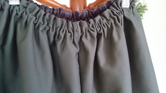 ガウチョパンツカーキ色綿麻混スカートの風合いウエストゴム 2枚目の画像
