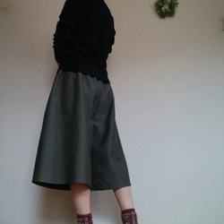 ガウチョパンツカーキ色綿麻混スカートの風合いウエストゴム 4枚目の画像