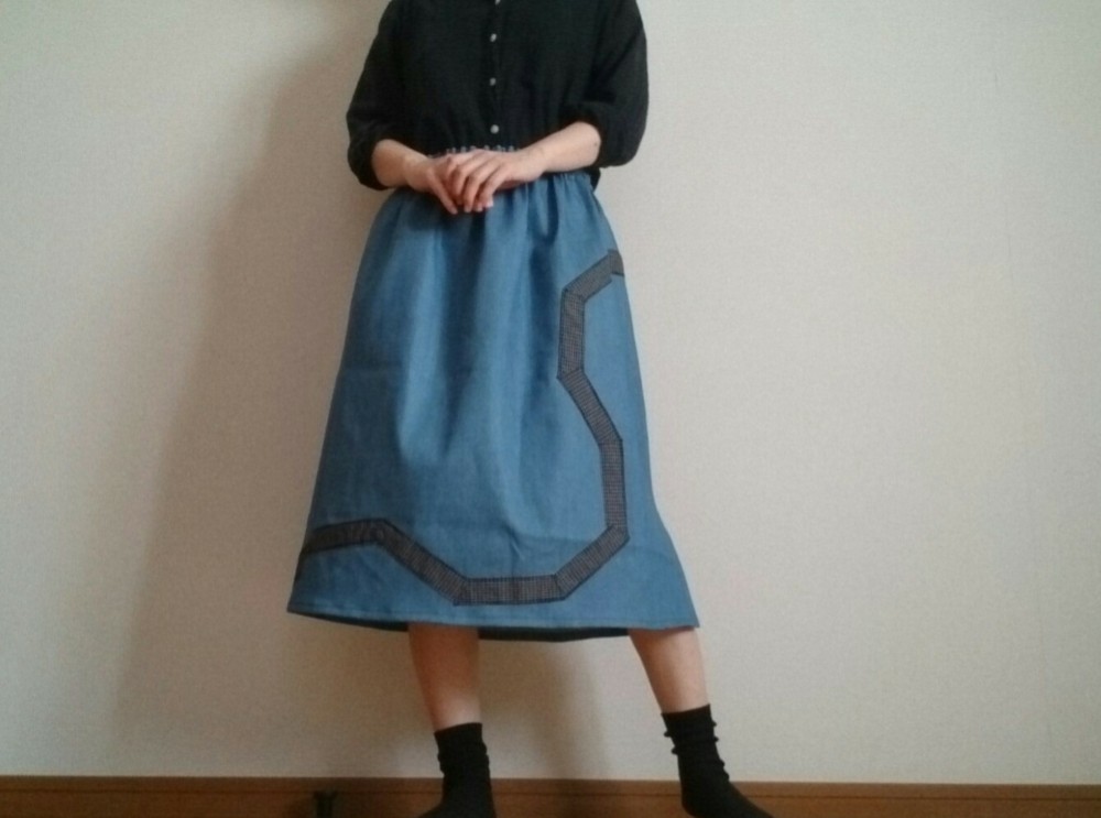 空色デニムにょろにょろ柄個性的アクセントウエストゴムこっそり値下げ