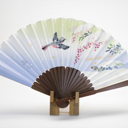 【なんてん】扇子  伝統工芸品 ⋆結婚祝い⋆銀婚式⋆新築祝い⋆誕生日の贈り物⋆インテリアとして日本の四季を楽しんで。　 2枚目の画像