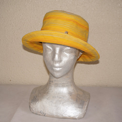 ぐるぐるステッチ帽子〜ハンドメイド、帆布、日常使い、小ぶり、ステッチ、ハット、帽子 1枚目の画像