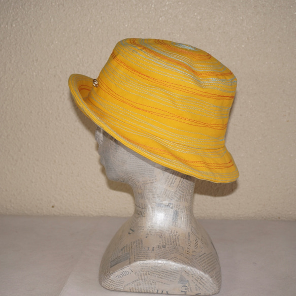 ぐるぐるステッチ帽子〜ハンドメイド、帆布、日常使い、小ぶり、ステッチ、ハット、帽子 2枚目の画像