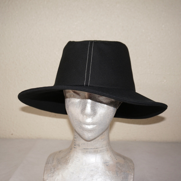 クールな黒の中折れ帽子〜ハンドメイド、黒、ステッチ、帽子、ウール、ハット 6枚目の画像
