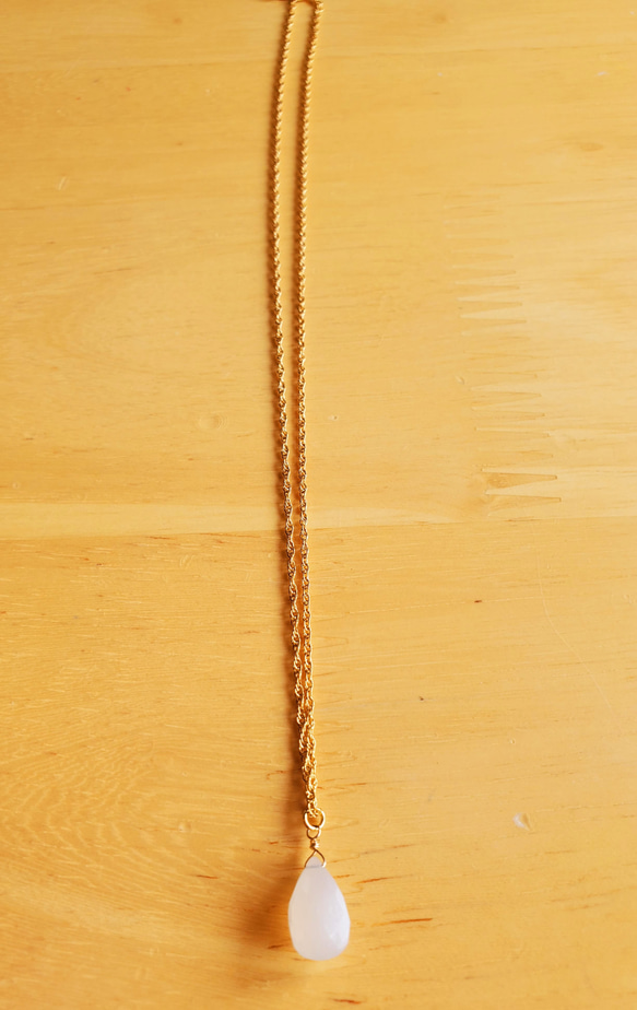 【選べるチェーン】14kgf ムーンストーンのドロップネックレス 2枚目の画像