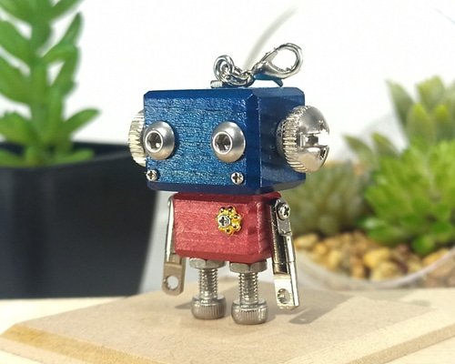 ロボット型キーホルダー レッド ロボットチャーム ウッド×メタル パールブルー＆メタリック