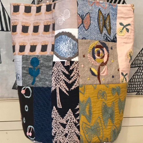 ミナペルホネン生地使用*バケツ型バッグ*はぎれパッチ*sand rose*chum