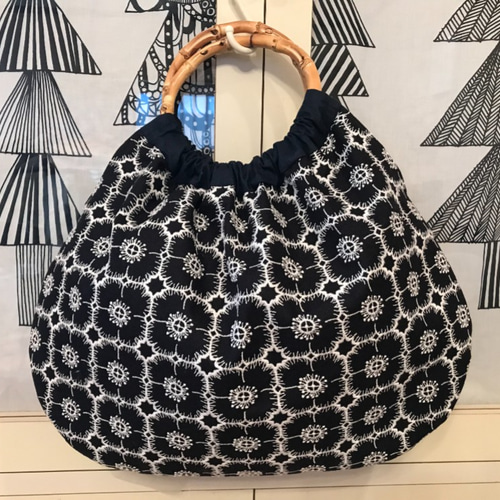 ミナペルホネン生地使用*バンブーバッグ*anemone/dark navy（新色 