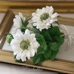 【母の日】贈り物に　スカビオサとグリーンリーフで爽やかクレイミニブーケ 3枚目の画像