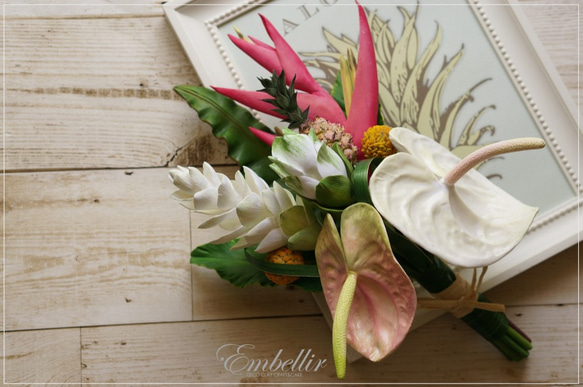 トロピカルフラワーのミニブーケ　ハワイのお花たち　粘土　クレイ 1枚目の画像