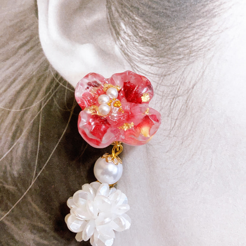 バラと金箔を使ったお花イヤリング イヤリング