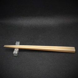 カトラリー　箸置き　錫　【RR】Chopstick rest　箸置（槌目）　ロックンロール錫　オブジェ　アイスグレー 3枚目の画像