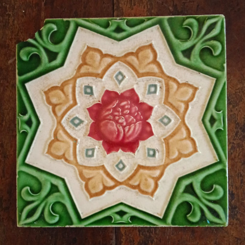 里帰り便・マジョリカタイル・100年前に海を渡ったアンティークタイル