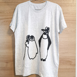 皇帝ペンギン親子の手刷りやわらかTシャツ 4枚目の画像