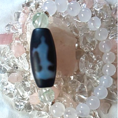 珍しい2つの意味を持つ天珠さん❣ 観音菩提天珠さんと天然石の