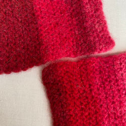 エストニアの無撚毛糸で作った小さな敷き物・コースター　　グラデーションあか色（２枚セット） 2枚目の画像