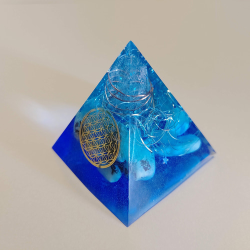 深海（青いピラミッド）～オルゴナイト その他インテリア雑貨 すずさち