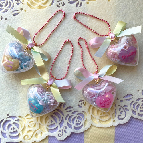 98 タッセルキーホルダー＊ぷっくりハートチャーム✨ハンドメイド✨ 98 タッセルキーホルダー＊ぷっくりハートチャーム✨ハンドメイド✨