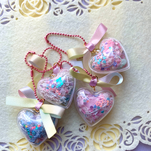 SOLD◇ ハンドメイド 引き揃え糸 タッセル チャーム 猫 革タグ 月