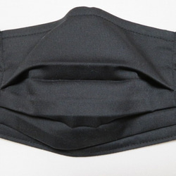 再販 マスク 無地 15色中の黒 大きめ大人サイズ 布+綿麻Wガーゼ4重プリーツタイプ鼻ワイヤー入 ハンドメイド 1枚目の画像