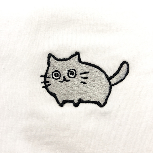 えらべる！おうちネコ刺繍【ブラック／刺繍】ekot Tシャツ <イラスト：タカ（笹川ラメ子）> 6枚目の画像