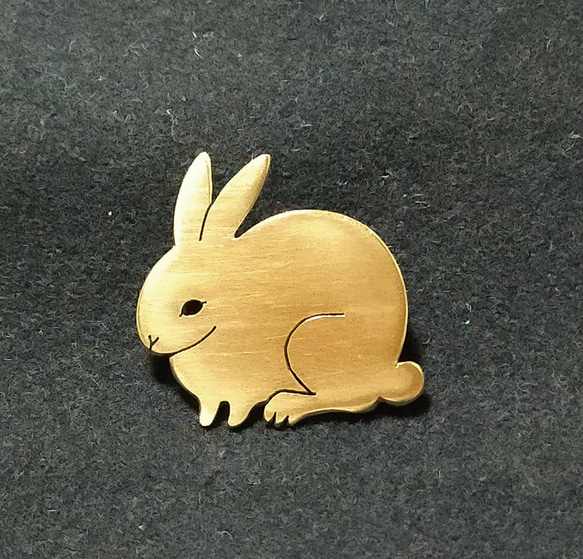平面ブローチ/ウサギ 1枚目の画像