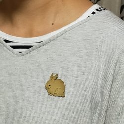 平面ブローチ/ウサギ 2枚目の画像