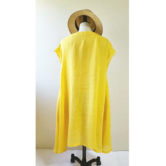 パッと映えるイエローのガーゼリネンワンピース～縫い絞りのロングベスト