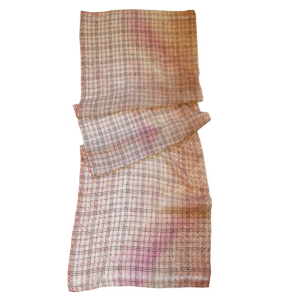 木漏れ日に揺らぐリネンチェックのストール～大判サイズをチクチク縫って優しいピングとベージュに手染めしています