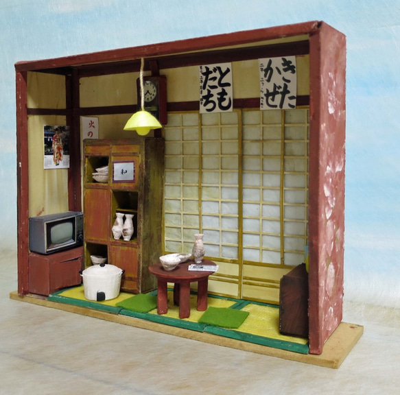 昭和レトロ　小屋　ジオラマ　ミニチュア 猫がいる昭和レトロな風景をジオラマで表現、造形作家・りゅう