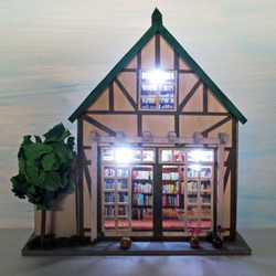 「昭和ロマン」森の図書室　電飾モデル　ジオラマ　ミニチュア　プレゼント　 1枚目の画像