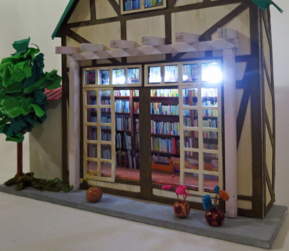 「昭和ロマン」森の図書室　電飾モデル　ジオラマ　ミニチュア　プレゼント　 2枚目の画像