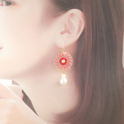紅白の糸まきイヤリング（白たま）  ピアス / ノンホールピアス / イヤリング 2枚目の画像