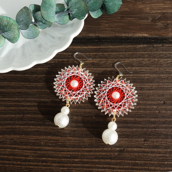 紅白の糸まきイヤリング（白たま）  ピアス / ノンホールピアス / イヤリング 4枚目の画像