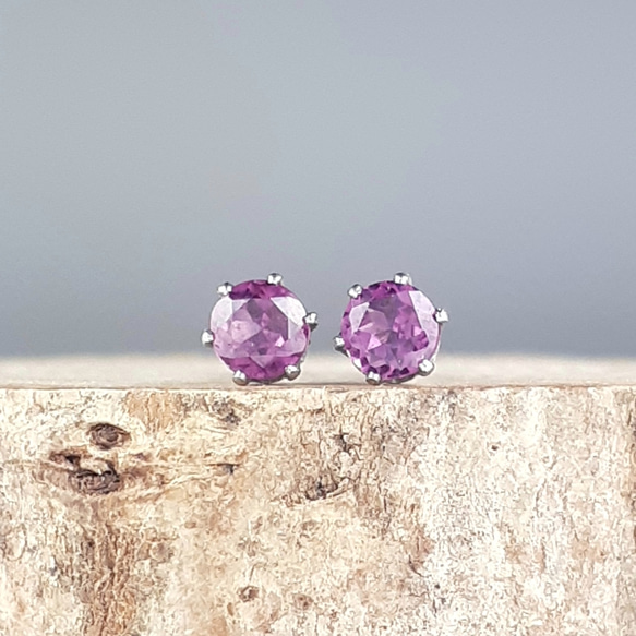 ロードライトガーネット 一粒ピアス サージカルステンレス セカンドピアス つけっぱなしOK 金属アレルギー対応 送料無料 1枚目の画像
