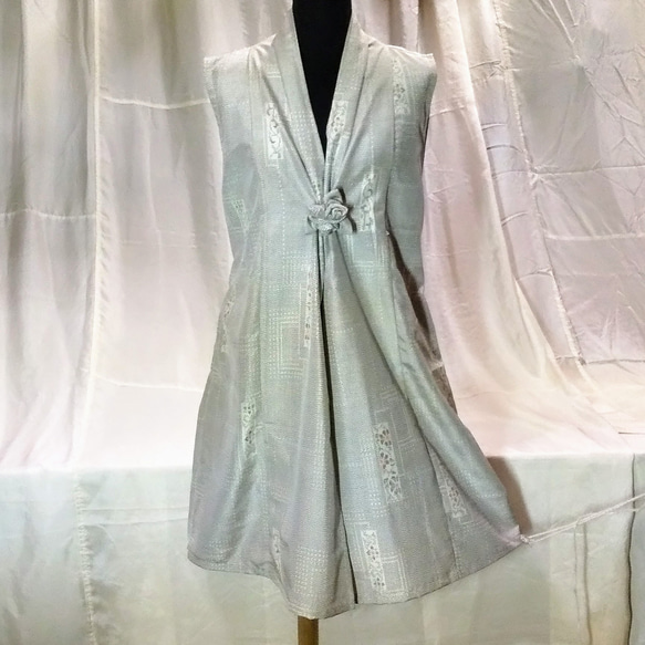 正絹  ロングベスト　着物リメイク 2枚目の画像
