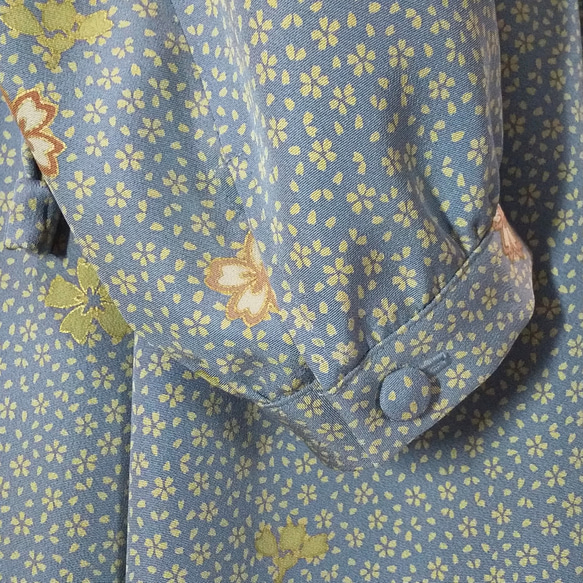正絹  小桜いっぱい大人可愛いロングワンピース   カーディガン 着物リメイク 8枚目の画像